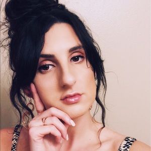 Meet your Posher, Marinda